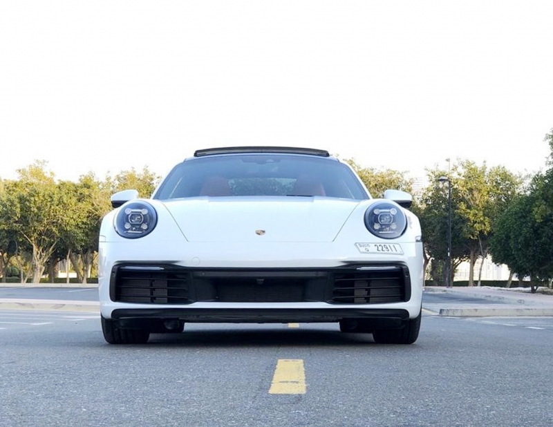 White Porsche 911 Carrera 2020